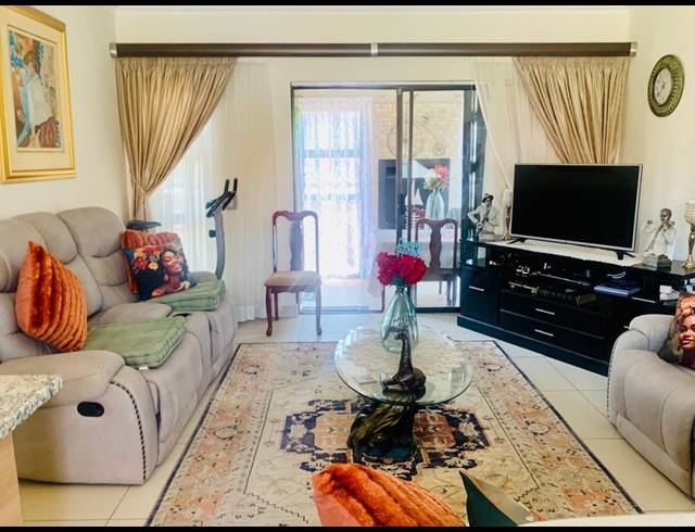 2 BEDROOM RETIREMENT UNIT FOR SALE IN JORDAAN PARK